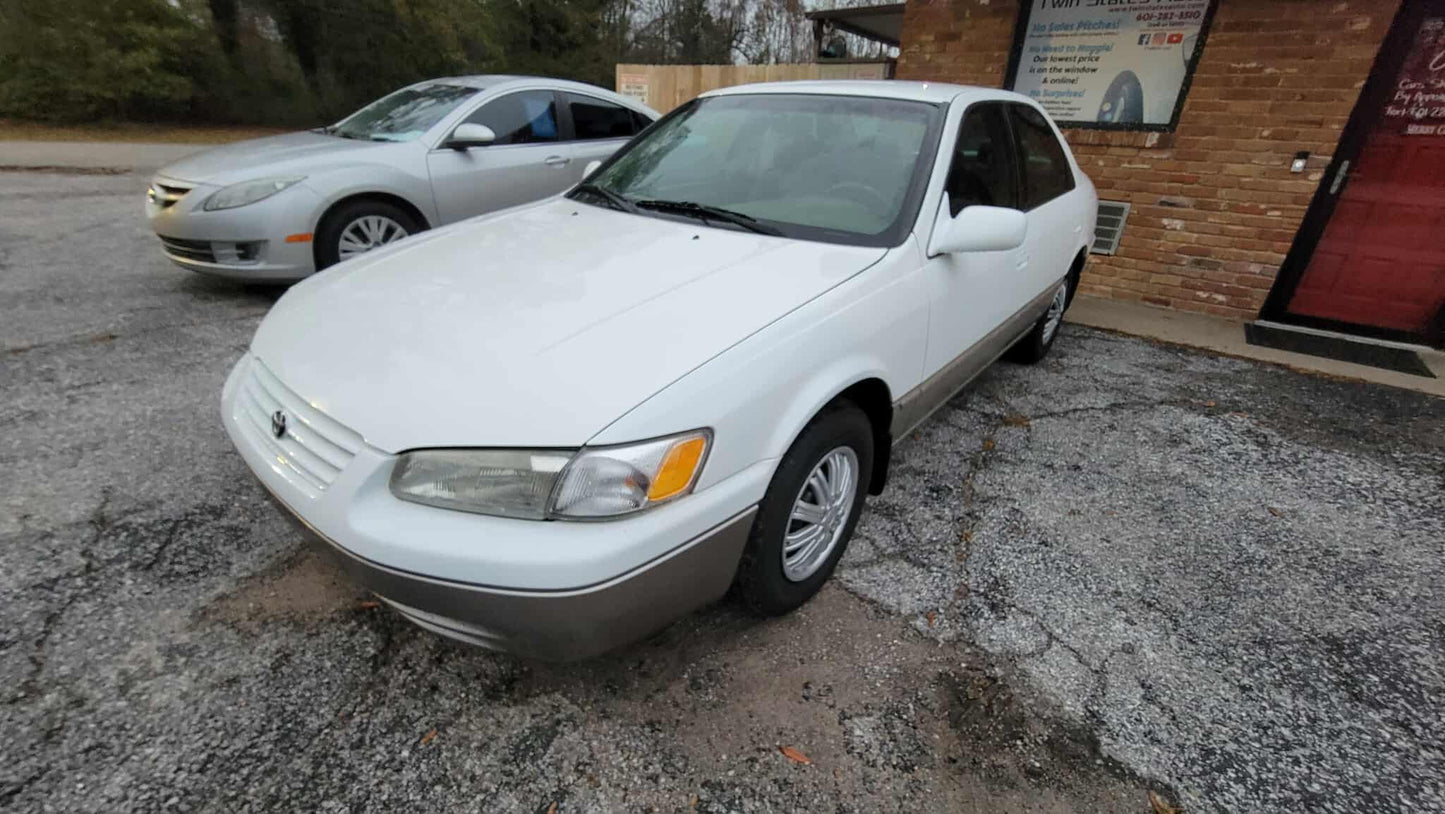 1999 Toyota Camry LE