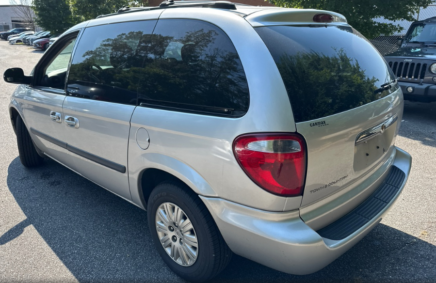 2006 Chrysler Town & Country